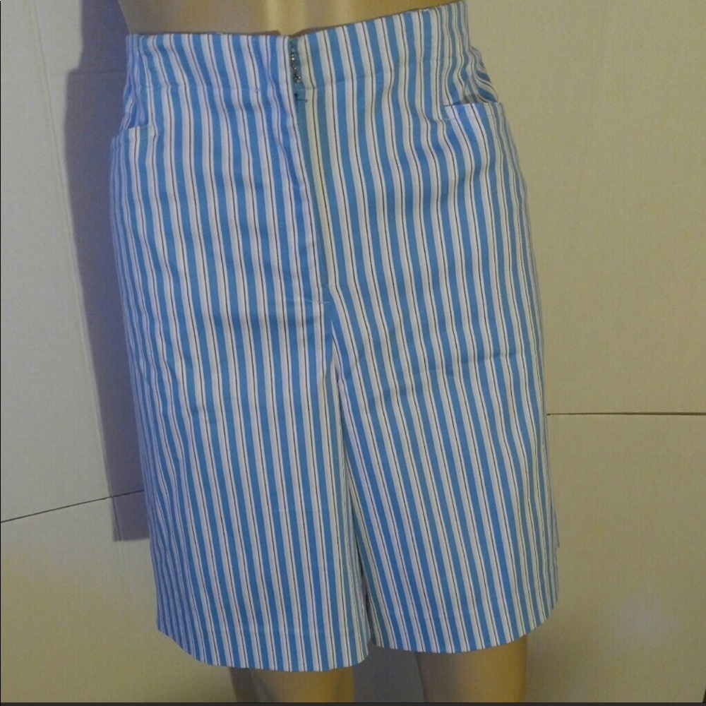 NWT Tail golf shorts- blue and white